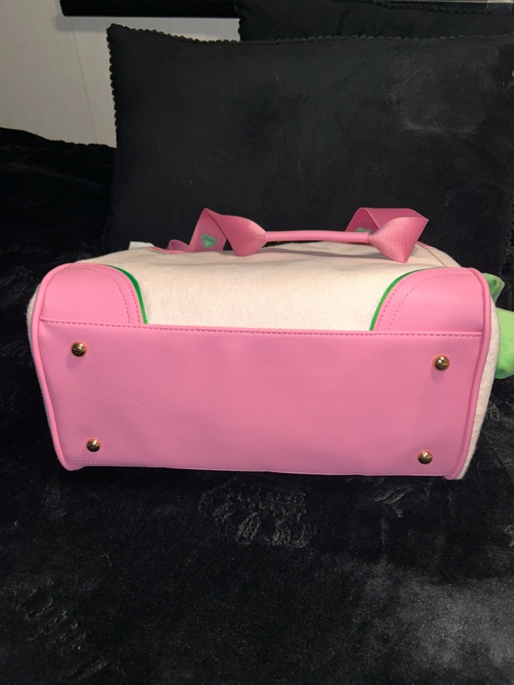 Juicy Couture daydreamer. Juicy Tale Tote in Lilac Mist - Picture 6 of 7
